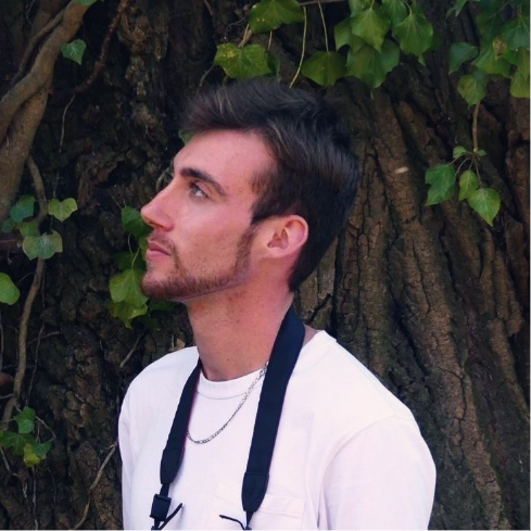 Paroles de jeunes engagées Découvre le témoignage de Corentin :  J’ai décidé de m’investir dans cette association car le domaine de l’enfance me touche particulièrement et je trouve important de donner du temps pour les autres.